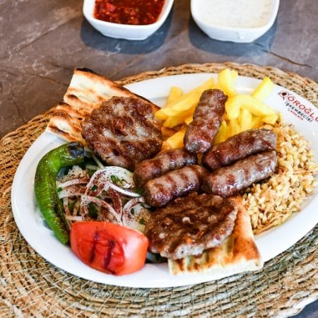 Karışık Köfte