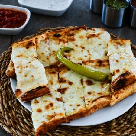 Kaşarlı Pide