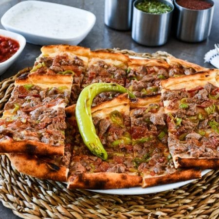 Kuşbaşılı Pide